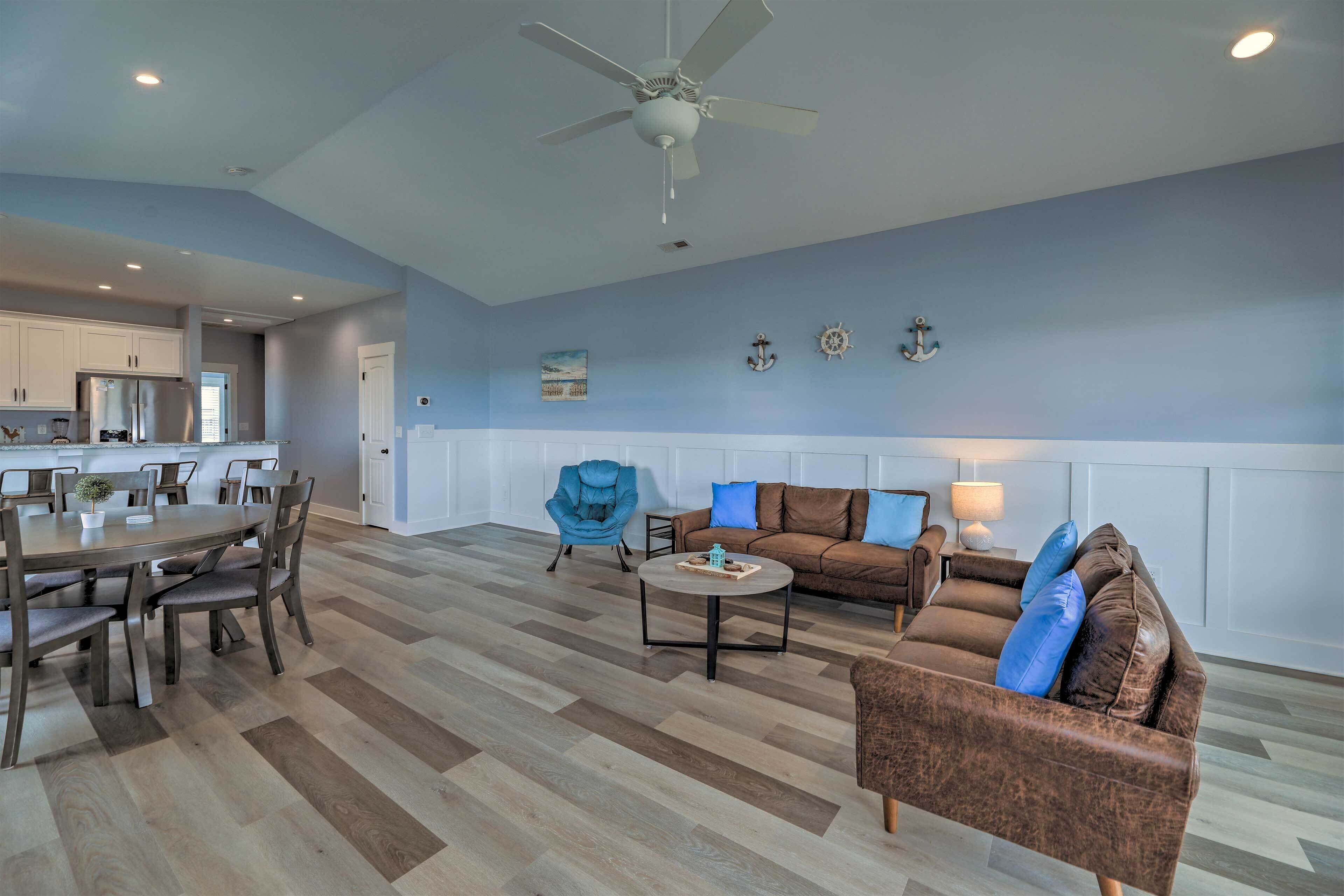 Stylish Townhome w/ Balconies & Tesla Charger!