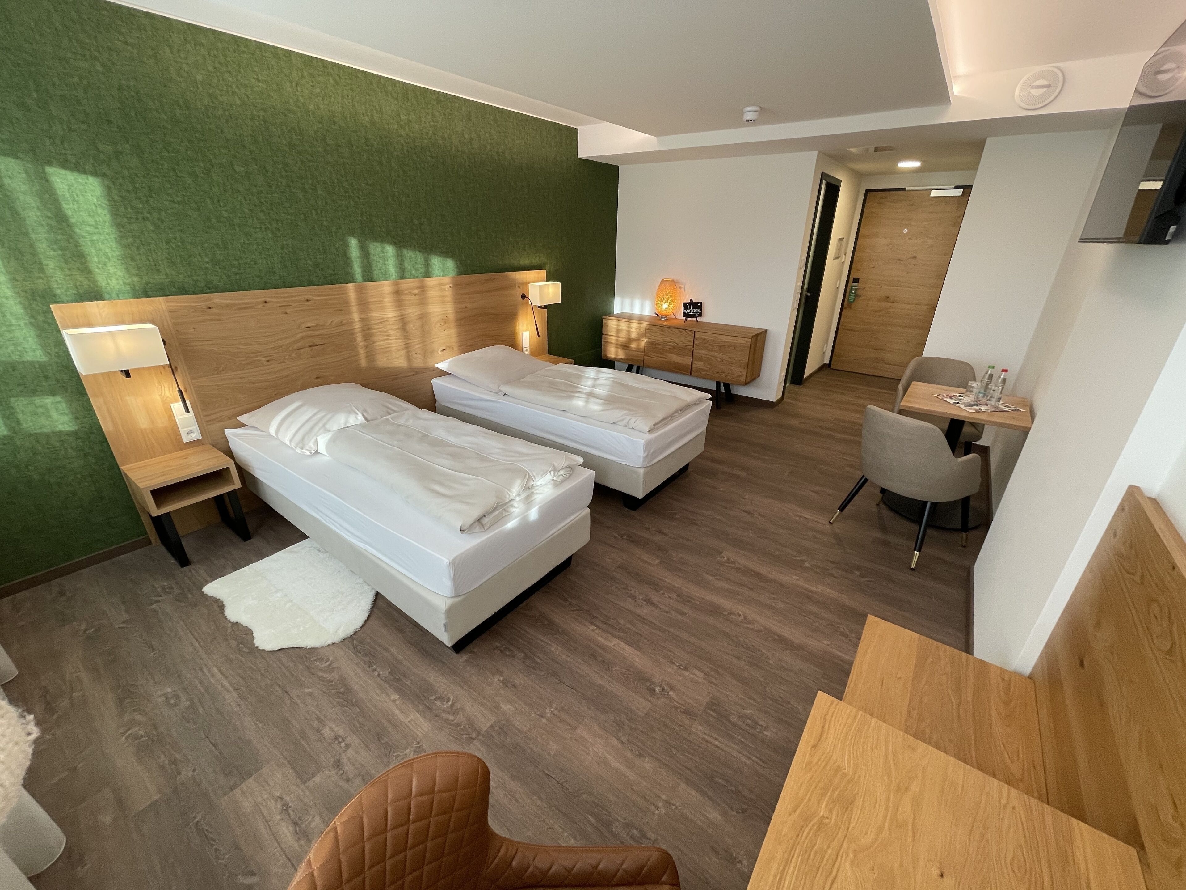 Hypo-allergenic bedding, minibar, in-room safe, desk