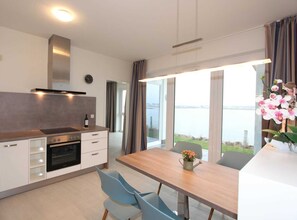 冷蔵庫、電子レンジ、オーブン、食器洗い機