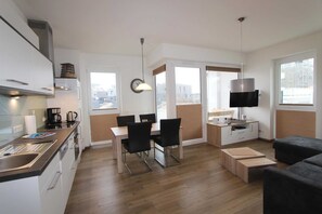 Réfrigérateur, micro-ondes, four, lave-vaisselle