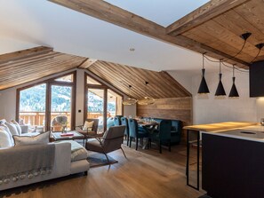 Living area - 4-bedroom duplex in Méribel, near center and slopes, with concierge services (Méribel)