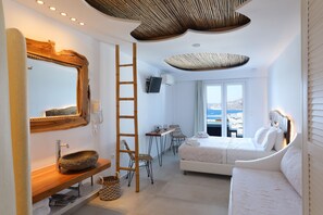 Suite, baignoire à jets | Coffres-forts dans les chambres, chambres insonorisées