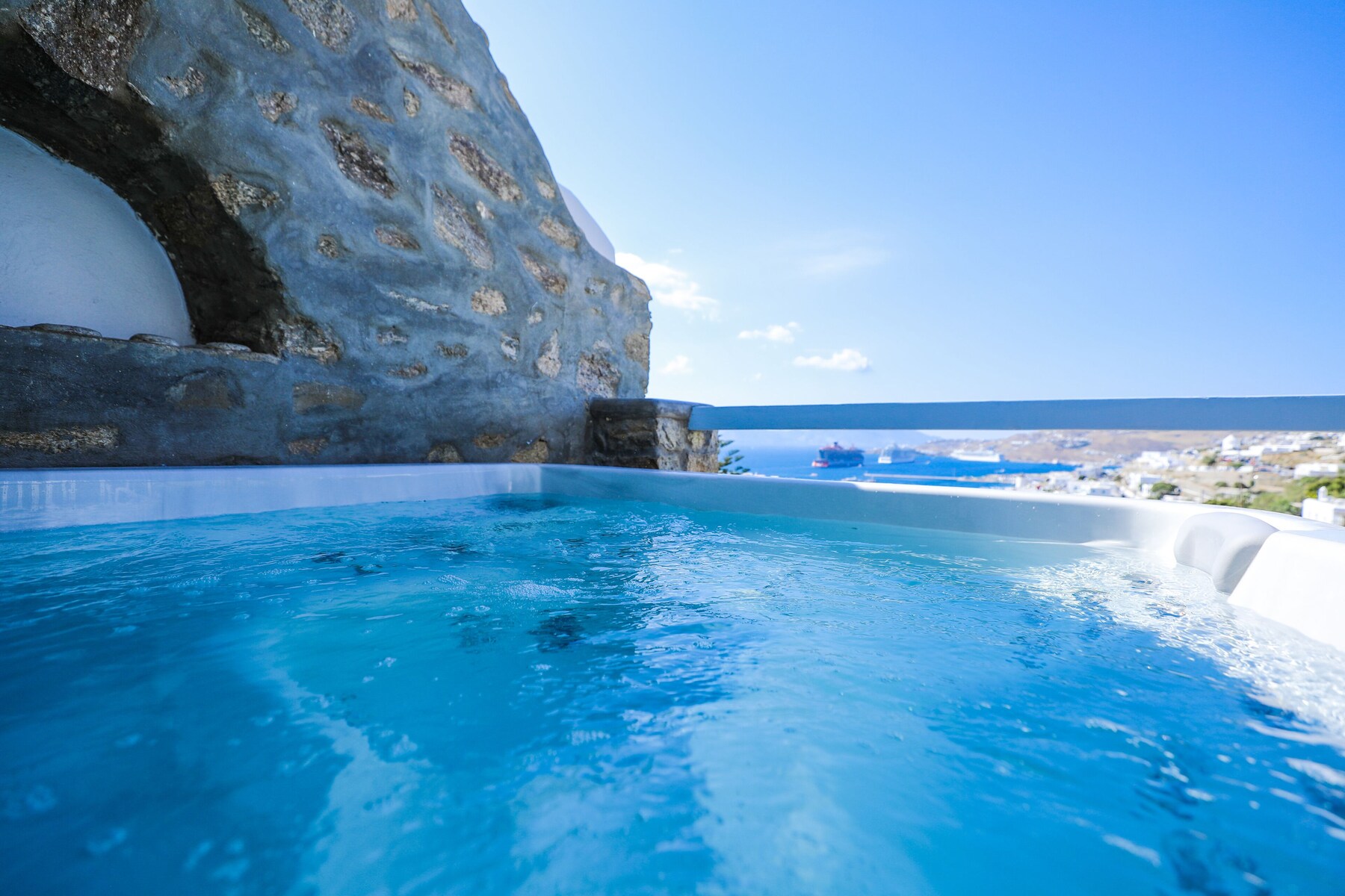 Suite, Jetted Tub | Jetted bathtub