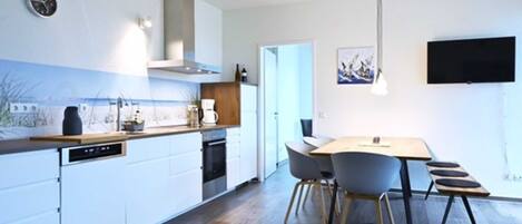 Frigorifero, microonde, forno, lavastoviglie