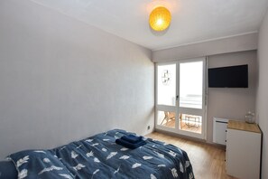 1 Schlafzimmer, Reisekinderbett, kostenloses WLAN, Bettwäsche