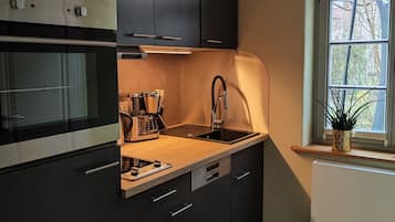 Réfrigérateur, micro-ondes, four, lave-vaisselle