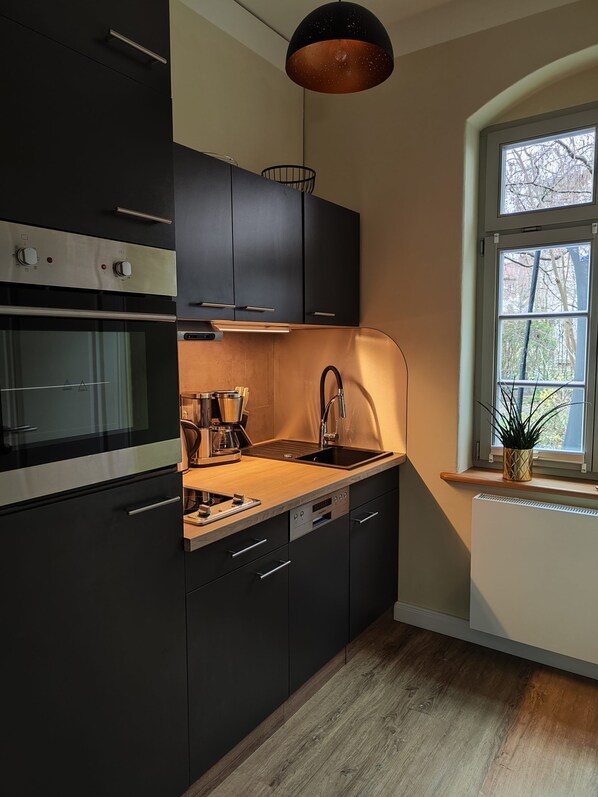Fridge, microwave, oven, dishwasher