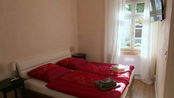 2 slaapkamers, reisbedje, wifi, beddengoed