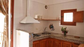 Fridge, oven, stovetop, toaster