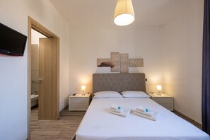 6 habitaciones, tabla de planchar con plancha y wifi gratis 