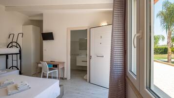 6 slaapkamers, een strijkplank/strijkijzer, gratis wifi, beddengoed