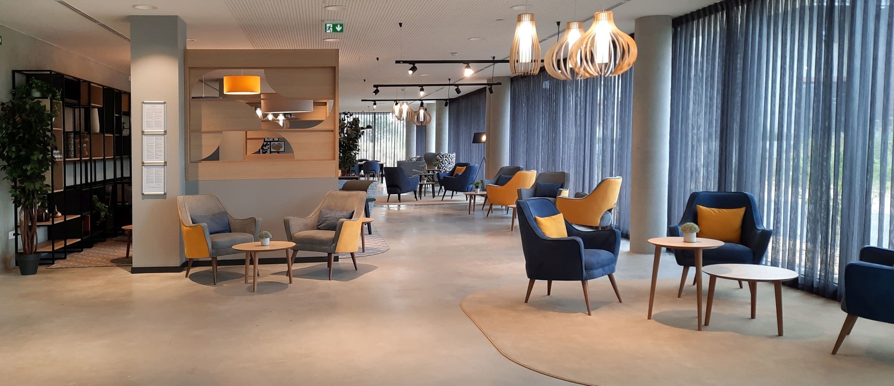 Coin salon dans le hall