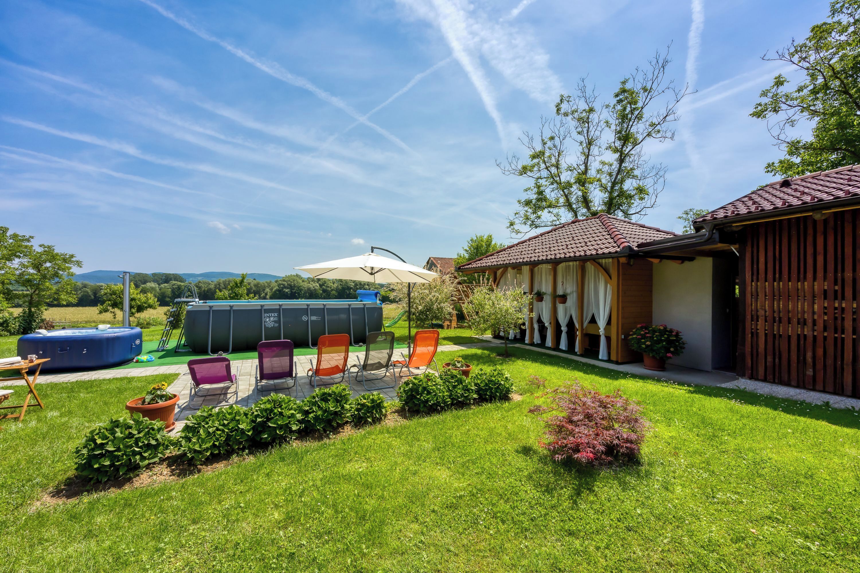 Familienhaus, Mehrere Schlafzimmer, Bergseite (Merry's Spa & Relax House) | Unterkunftsgelände