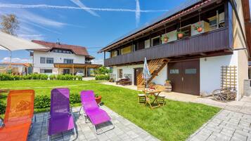 Family House, Multiple Bedrooms, Mountainside (Merry's Spa & Relax House) | Outdoor dining
