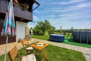 Casa familiare, camere multiple, lato montagna (Merry's Spa & Relax House) | Terrazza/patio
