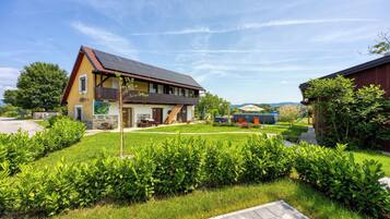 Family House, Multiple Bedrooms, Mountainside (Merry's Spa & Relax House) | Exterior