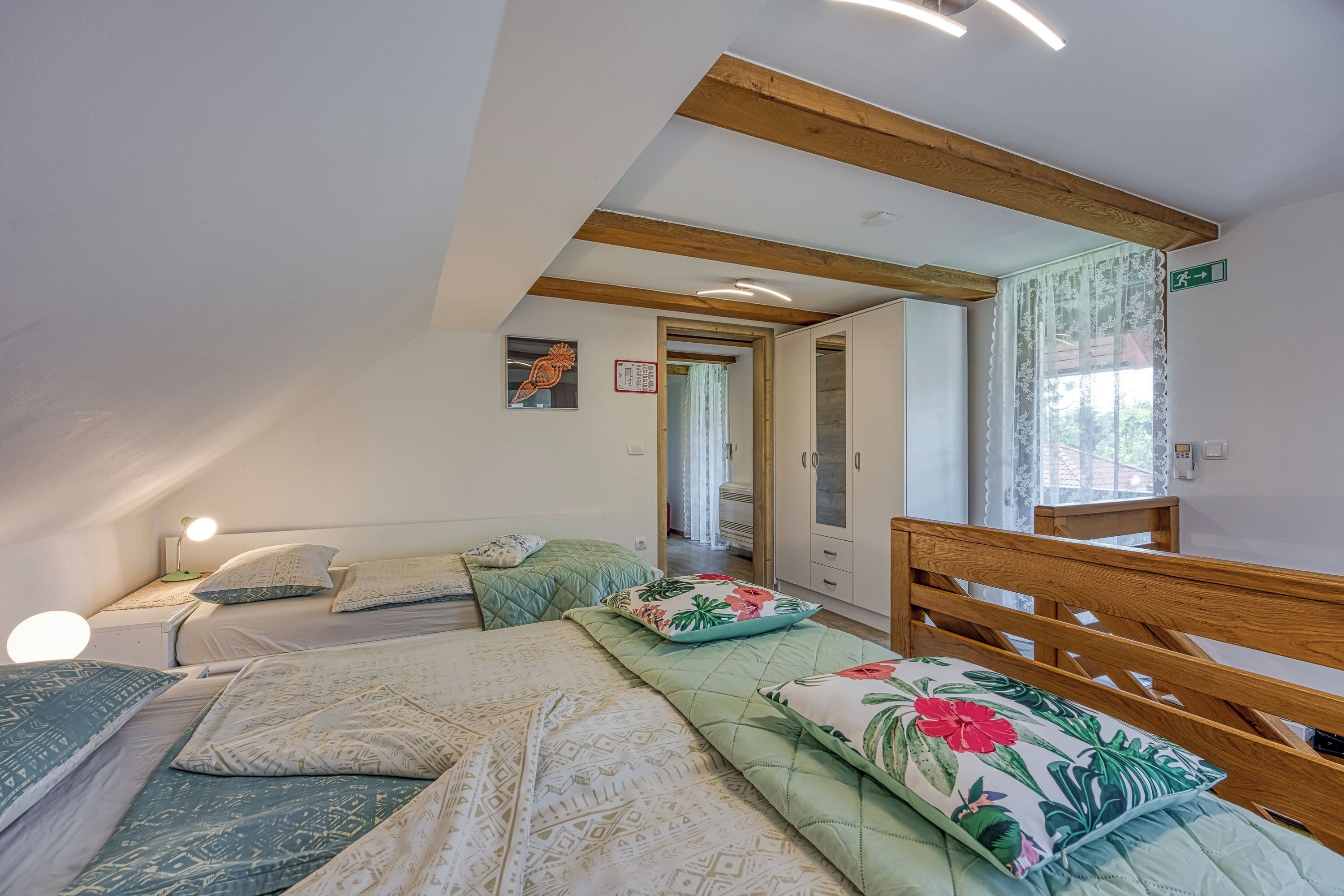 Familiehus, flere soverom, ved fjell (Merry's Spa & Relax House) | 3 soverom, wi-fi (inkludert) og sengetøy