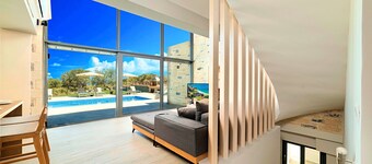 Moonlight Villa Heated Pool