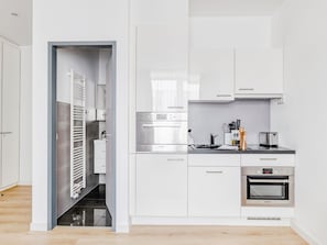 Suite | Private kitchen | Fridge, espresso maker, coffee/tea maker, electric kettle