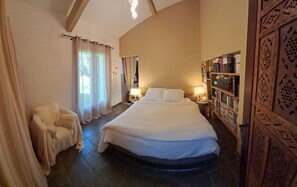4 Schlafzimmer, Schreibtisch, Bügeleisen/Bügelbrett, kostenloses WLAN