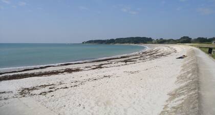 Cozy Home for 4, 250m from Saint-Jacques Beach, Sarzeau