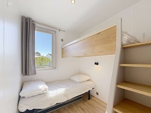 3 bedrooms, free WiFi - Luxury Mobile Home, 3BR, Near Beach, Heated Pool, Gym, WiFi (Jullouville)