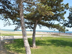 Beach nearby - Cozy 2-Room Apartment with Parking, Close to Beach and Center in Saint-Cyprien (Saint-Cyprien)