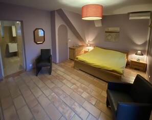 3 bedrooms, iron/ironing board, travel crib, free WiFi