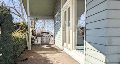 Cheerful 3 BR Residential Home in Small Town USA