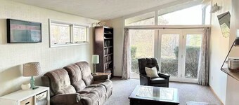 Cheerful 3 BR Residential Home in Small Town USA