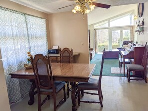 Dining - Cheerful 3 BR Residential Home in Small Town USA (woodsfield)