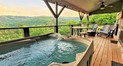 Panoramic Views, LED Hot Tub, King Suite, Wi-Fi, Minutes to Downtown Gatlinburg