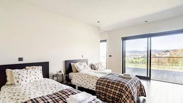 2 bedrooms, desk, iron/ironing board, travel cot
