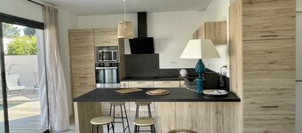 Villa with private pool, lentre_terre_et_mer