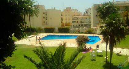 Bright studio with pool close to the beach