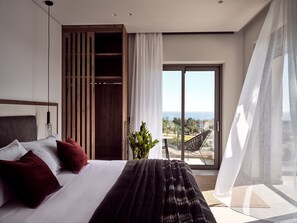 3 chambres, coffres-forts dans les chambres, fer et planche à repasser