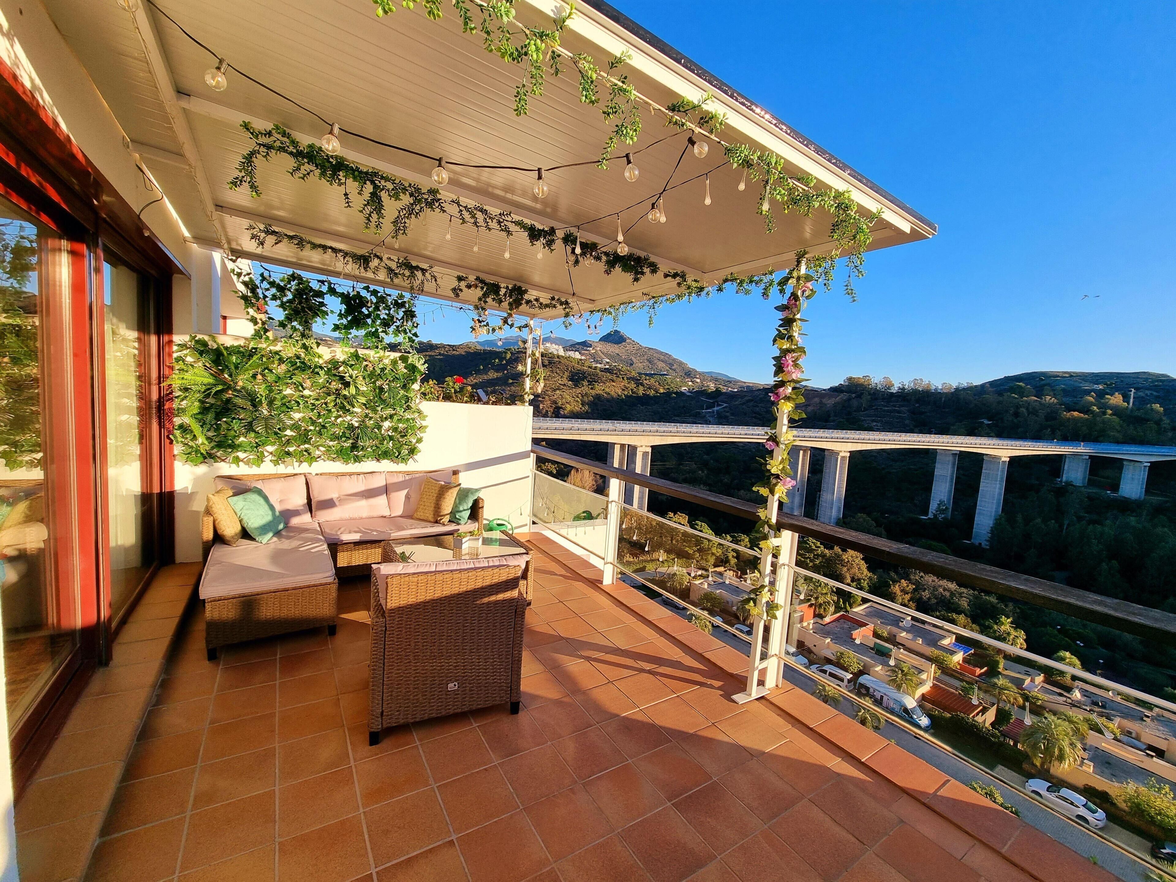 Feels like Holiday pure