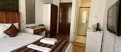 Deluxe Double Room | 2 bedrooms, premium bedding, minibar, desk