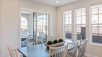 Townhome, 5 Bedrooms | Dining