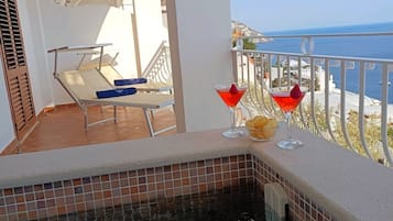 Zimmer, 1 King-Bett, Whirlpool, Meerblick (Balcony) | Eigener Whirlpool