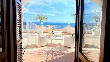 Room, 1 King Bed, Hot Tub, Sea View (Terrace) | Terrace/patio