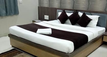 Hotel Grand Royal