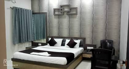 Hotel Grand Royal