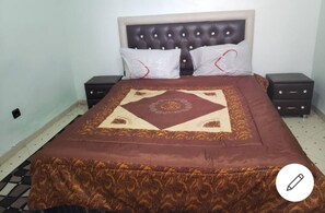 2 dormitorios, tabla de planchar con plancha, wifi y ropa de cama