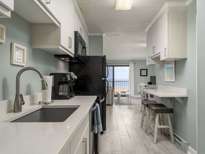 Microondas y lavavajillas 