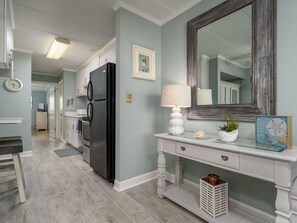 Interior - Great Oceanfront 1 Bedroom in Desirable North Ocean City (Ocean City)