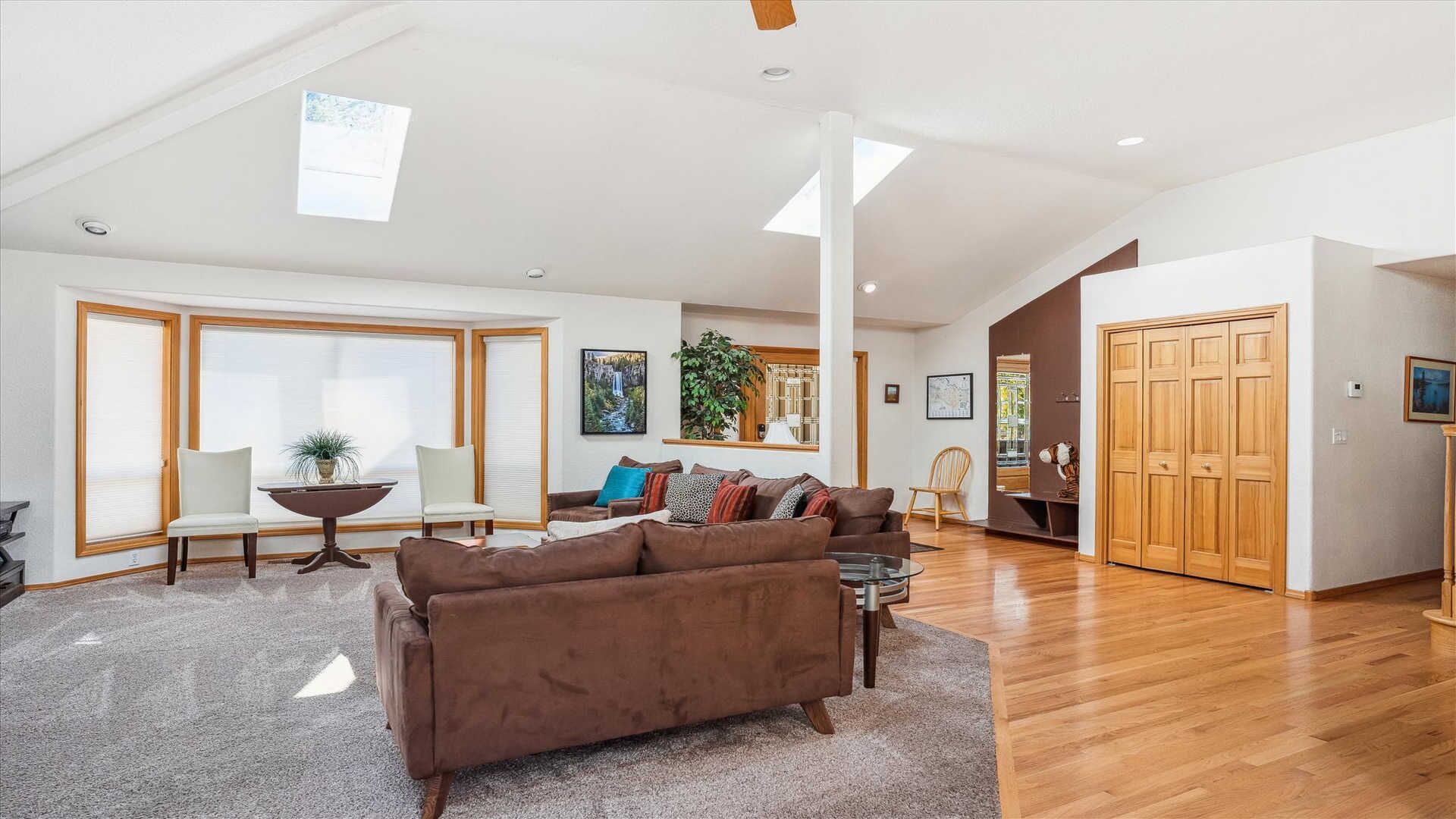 27 Cypress Lane-Sunriver, Oregon: Hot Tub, BBQ, WiFi, SHARC Aquatics, Tubing Hill, Mt. Bachelor, Golf, Deschutes River, Tennis, Bike Paths