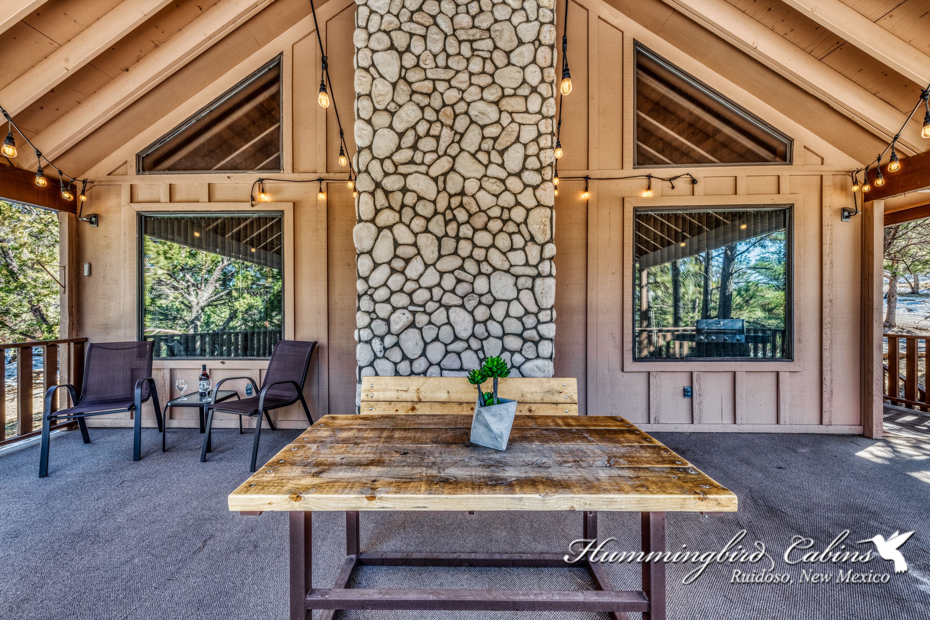 Cobblestone Cottage: adventure, serenity, and comfort all in one!