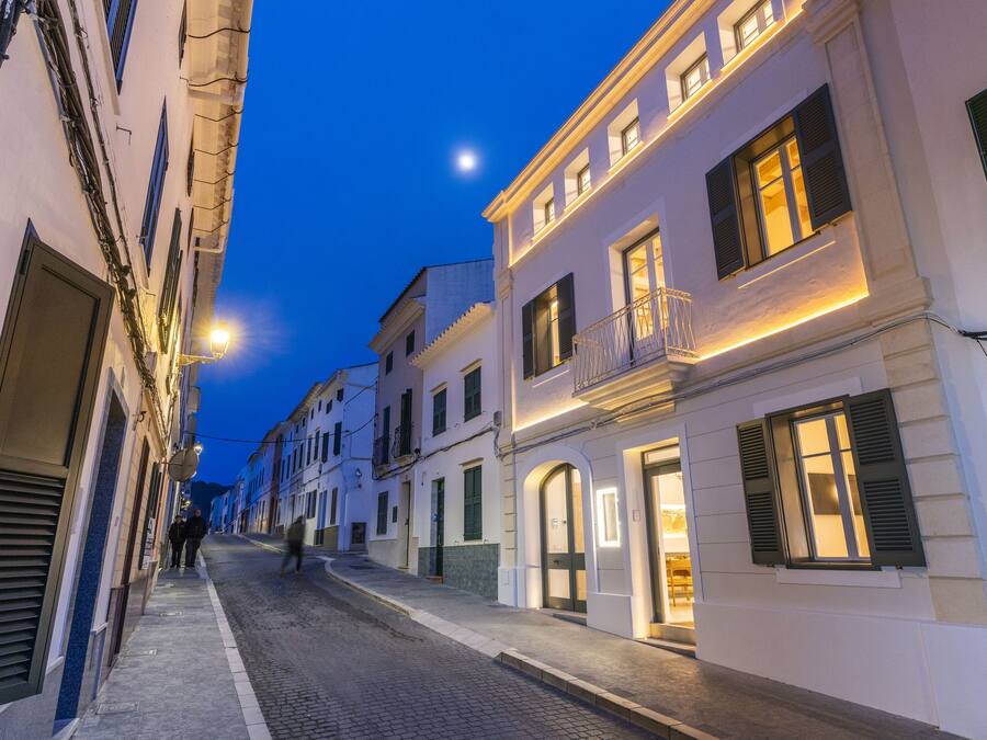 Front of property - evening/night