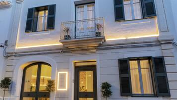 Façade de lâhĂ©bergement - soirĂ©e/nuit